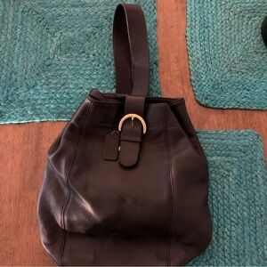 Coach black bag one shoulder strap w/option of zipper or reach in.